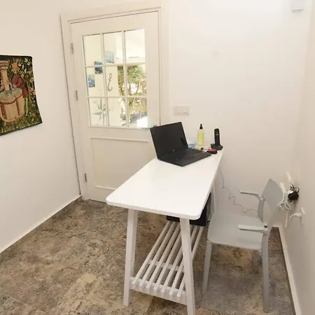 Nilia Butik Bed & Breakfast Bozcaada