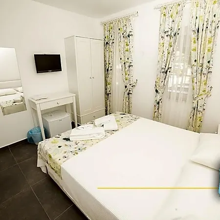 بيت للعطل Nilia Butik