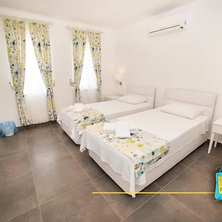Nilia Butik 3*