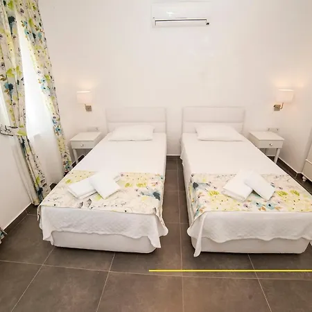 Bed & Breakfast Nilia Butik 3*